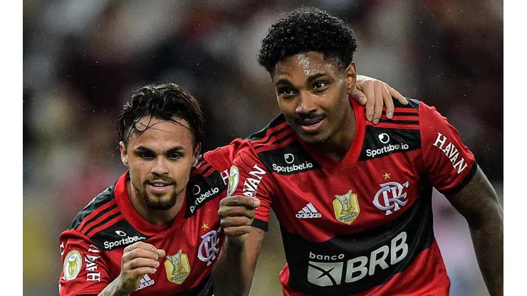 Foto: Thiago Ribeiro/AGIF - Michael e Vitinho