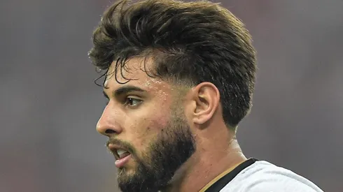 Foto: Thiago Ribeiro/AGIF - Yuri Alberto pode ter atacante ex-Fla como parça para o ataque em 2023