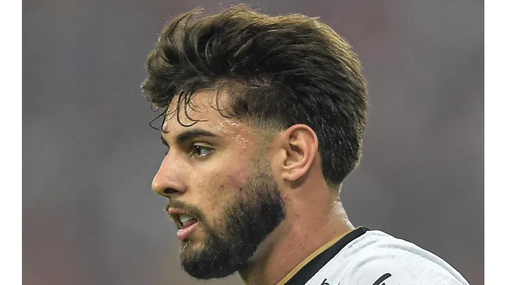 Foto: Thiago Ribeiro/AGIF - Yuri Alberto pode ter atacante ex-Fla como parça para o ataque em 2023