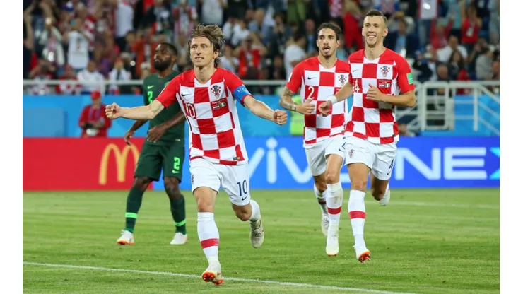 Alex Livesey/Getty Images - Modric e Ivan Perisic comemoram gol da Croácia
