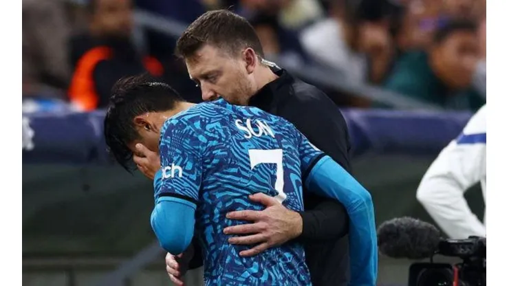 Clive Rose/Getty Images/ Qatar 2022: Após fratura no rosto, Son se pronuncia sobre presença na Copa do Mundo.