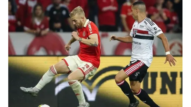 Pedro H. Tesch/Agif/Gazeta Press/ Ligeira vantagem para o São Paulo e Internacional podendo se firmar em segundo lugar; Veja o que está em jogo no duelo desta noite.