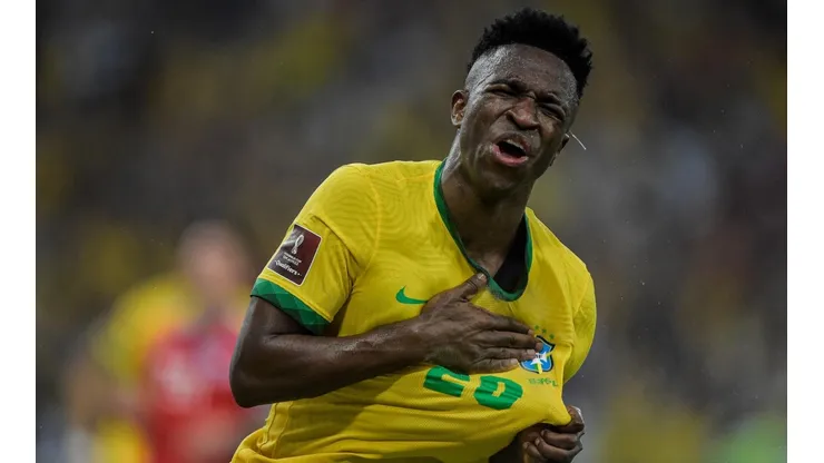 Foto: Thiago Ribeiro/AGIF - Vinícius Jr comemorando gol do Brasil