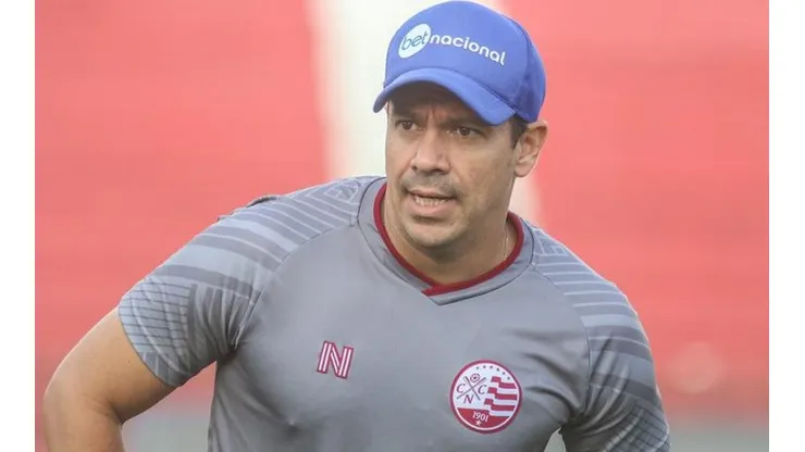 Foto: Tiago Caldas/ "Grande reformulação"; Equipe de Dado Cavalcanti no Náutico tem mais uma saída confirmada.