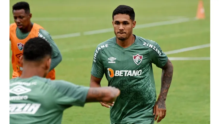 Foto: Mailson Santana/Fluminense/Divulgação - Cristiano: lateral pode perder vaga de titular
