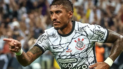 Foto: Marcello Zambrana/AGIF - Paulinho: meio-campista negociou com o Grêmio em 2021