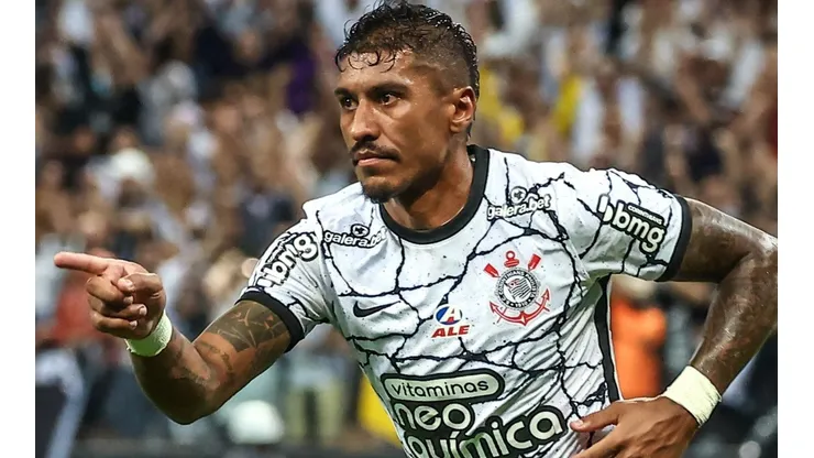 Foto: Marcello Zambrana/AGIF - Paulinho: meio-campista negociou com o Grêmio em 2021