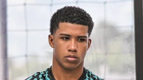 Imprensa espanhola desbanca Andrey e se rende a desempenho de medalhão do Vasco