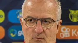 Agif/Robson Mafra/ - Dorival Júnior recebe dica da internet