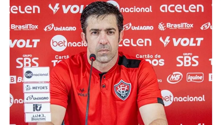 Foto: Reprodução/ Victor Ferreira/ EC Vitória - João Burse, técnico do Vitória