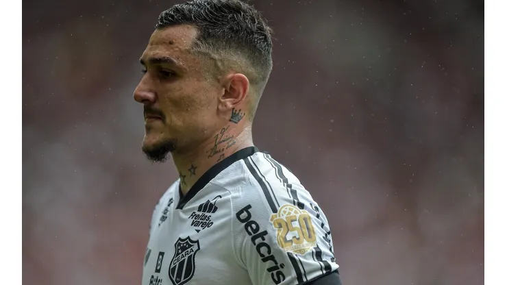 Foto: Thiago Ribeiro/AGIF - Além de Sobral, Vina pode deixar o Ceará em caso de rebaixamento à Série B