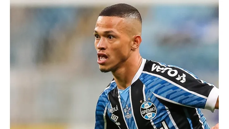 Foto: Pedro H. Tesch/AGIF - Darlan é uma opção que está de volta ao Grêmio.