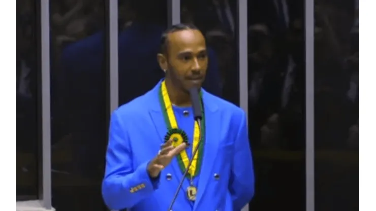 Hamilton discursando no Congresso