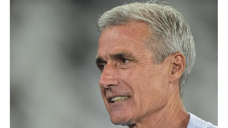 Luís Castro fica ‘louco’ e ousa em escalação visando a Copa Libertadores