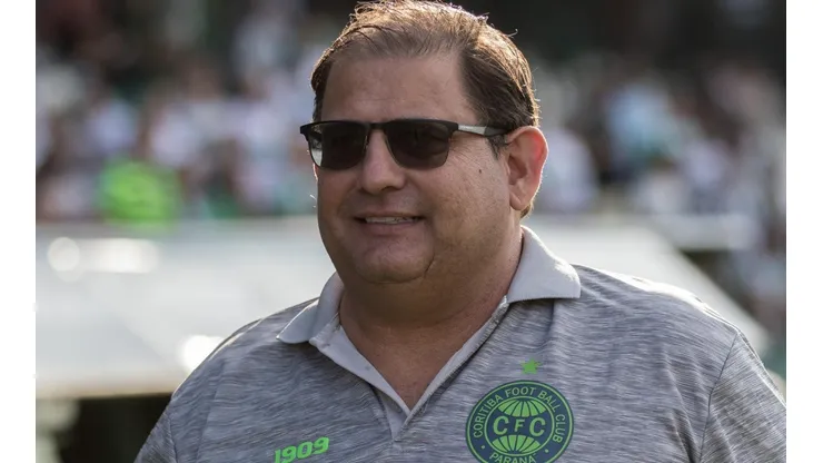 Robson Mafra/AGIF - Guto Ferreira, técnico do Coritiba