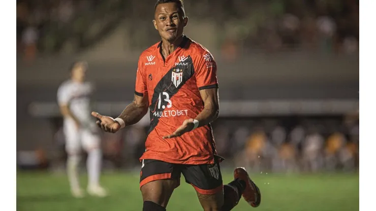 Léo Pereira marcou um gol contra o São Paulo neste ano (Foto: Foto: Isabela Azine/Agif)