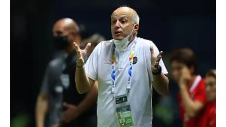 Foto: Pakawich Damrongkiattisak/Getty Images - Alexandre Gama para o BolaVip Brasil sobre a presença de treinadores estrangeiros no país