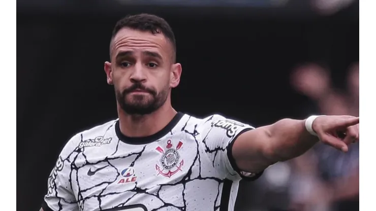 Foto: Ettore Chiereguini/AGIF - Torcida pede uma nova opção para jogar ao lado ou nas ausências de Renato.