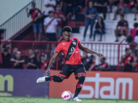 Torcida do Atlético-GO 'não se omite' e aponta culpados por iminente queda para a Série B