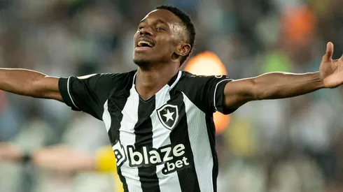 Foto: Jorge Rodrigues/AGIF - Jeffinho vem se destacando no Botafogo