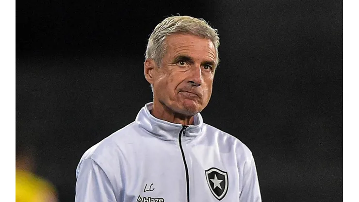 Thiago Ribeiro/AGIF - Luís Castro, técnico do Botafogo