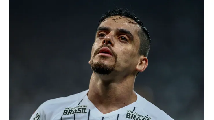 Foto: Miguel Schincariol/Getty Images - Fagner vive momento delicado no Corinthians em 2022