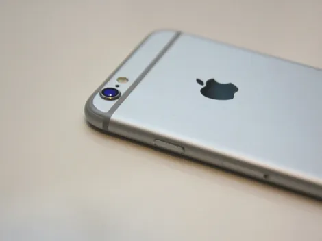 Justiça proíbe pela segunda vez vendas de iPhones sem carregador no Brasil