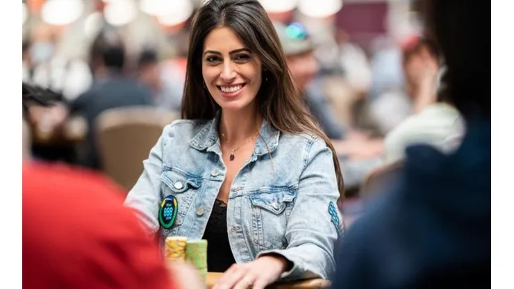 Vivian Saliba se destaca nas competições da WSOP (Foto: Seth Haussler/PokerNews)