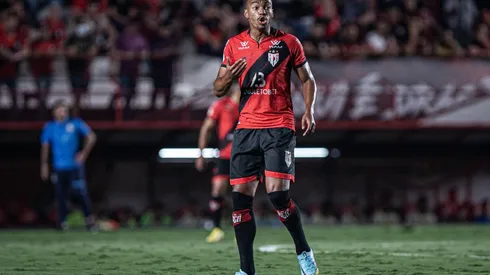 Foto: Isabela Azine/AGIF - Marlon Freitas jogou bem contra o Santos