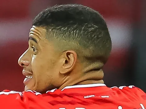 FICA OU SAI? Torcida colorada vai à loucura com futuro de Taison no Internacional