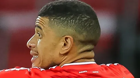 Foto: Pedro H. Tesch/AGIF - Futuro de Taison é exposto no Inter