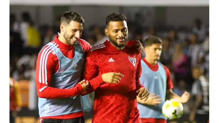 Fernanda Luz/AGIF - Reinaldo e Calleri no pré-jogo do SPFC.
