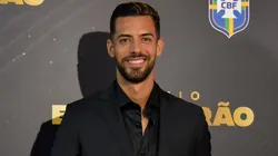 Foto: Thiago Ribeiro/AGIF - Pablo Marí não deve retornar ao Brasil neste momento.