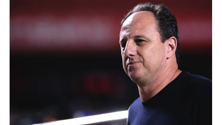 Ettore Chiereguini/AGIF - Torcida do Santos pede 'ajuda' de Ceni com Vojvoda