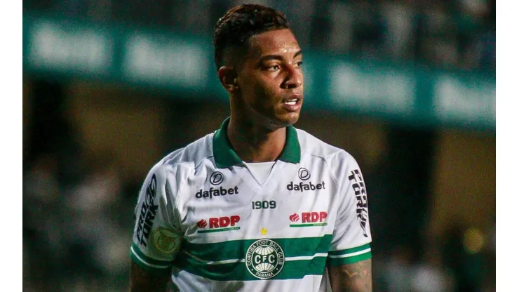 Foto: Gabriel Machado/AGIF - Alef Manga tem seis gols no Brasileirão