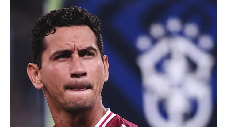 Bittencourt age nos bastidores e entrega sobre futuro de Ganso no Fluminense