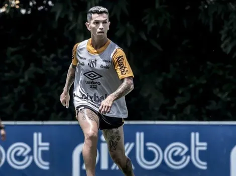 Carabajal faz revelação sobre adaptação no Santos e traça comparativo com o futebol argentino