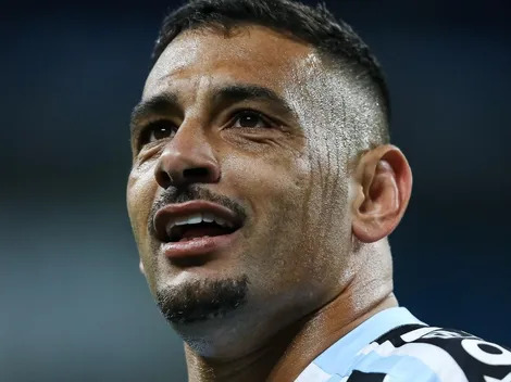 Torcida do Grêmio faz campanha para camisa 9 de R$ 4 milhões ser substituto de Diego Souza