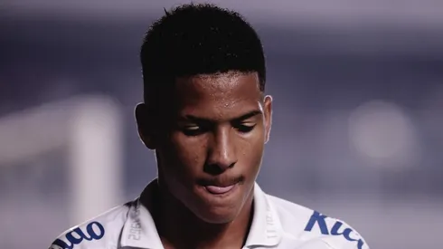 Foto: Ettore Chiereguini/AGIF - Ângelo tem situação exposta no Santos