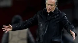 Foto: Alex Caparros/Getty Images/ Jorge Jesus se revolta com cera de jogador e tem atitude inesperada; veja vídeo.