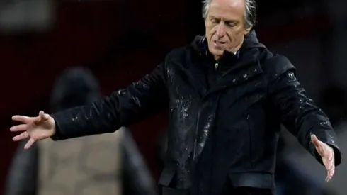 Foto: Alex Caparros/Getty Images/ Jorge Jesus se revolta com cera de jogador e tem atitude inesperada; veja vídeo.