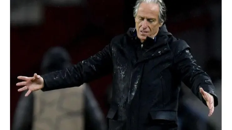 Foto: Alex Caparros/Getty Images/ Jorge Jesus se revolta com cera de jogador e tem atitude inesperada; veja vídeo.