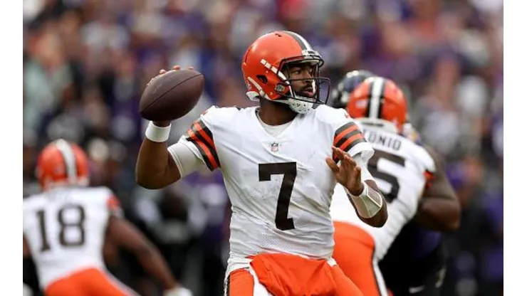 Jacoby Brissett lidera o Browns
