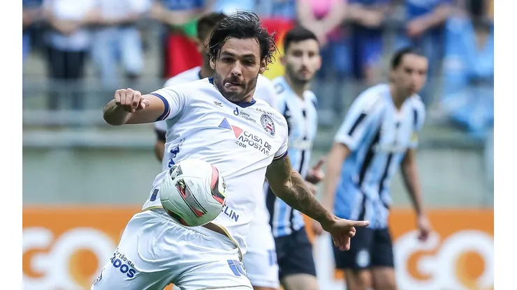 Foto: Pedro H. Tesch/AGIF - Bahia de Goulart vai tentar garantir o acesso para a Série A, contra o CRB