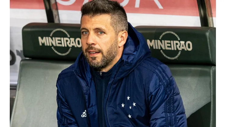 Foto: Alessandra Torres/AGIF - Pezzolano: técnico ganhou reforços para a última rodada