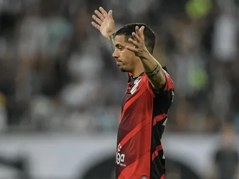 Artilheiro e reserva no Athletico-PR, Terans vê aceitação crescer em gigante brasileiro e agita torcida na Web