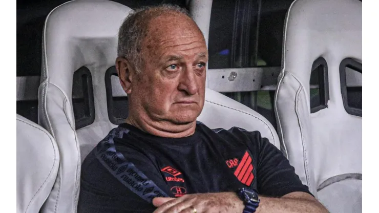 Lucas Emanuel/AGIF - Felipão no comando do Athletico-PR.