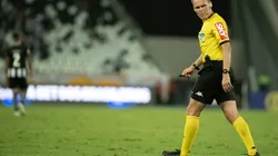 Foto: Jorge Rodrigues/AGIF - Arbitragem de Paulo César Zanovelli da Silva teve polêmica