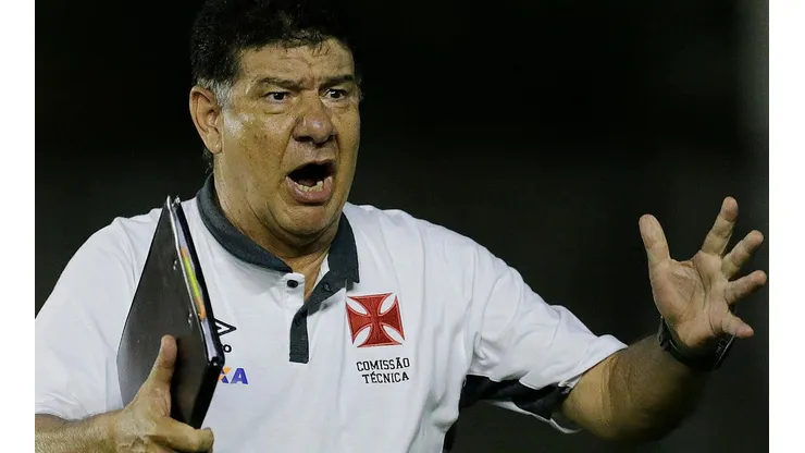 Paulo Campos/AGIF - Joel Santana no comando do Vasco.
