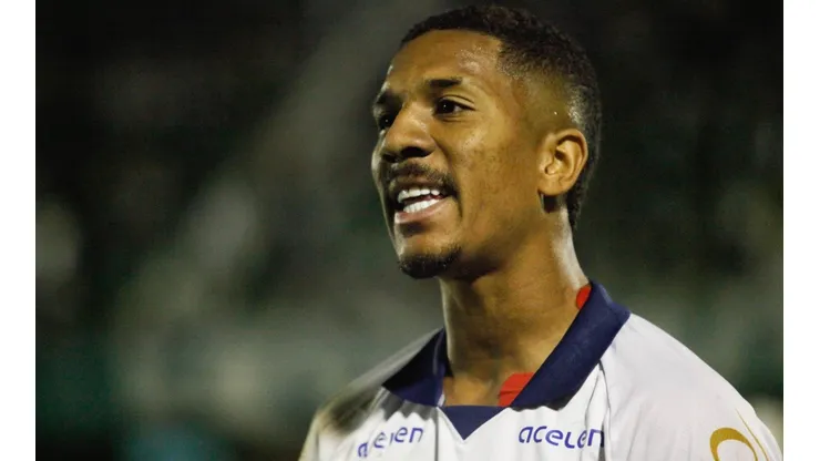 Foto: Rogério Capela/AGIF - Davó foi revelado pelo Guarani e passou pelo Corinthians.
